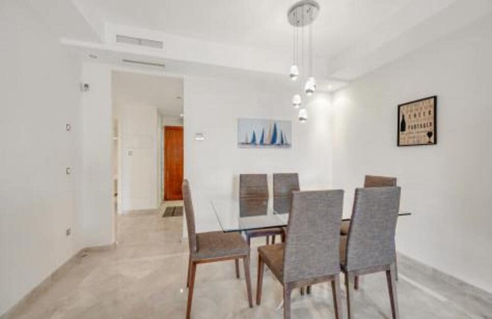 2 quarto Apartamento para arrendar em Marbella com piscina garagem - 2 100 € (Ref: 9104246)