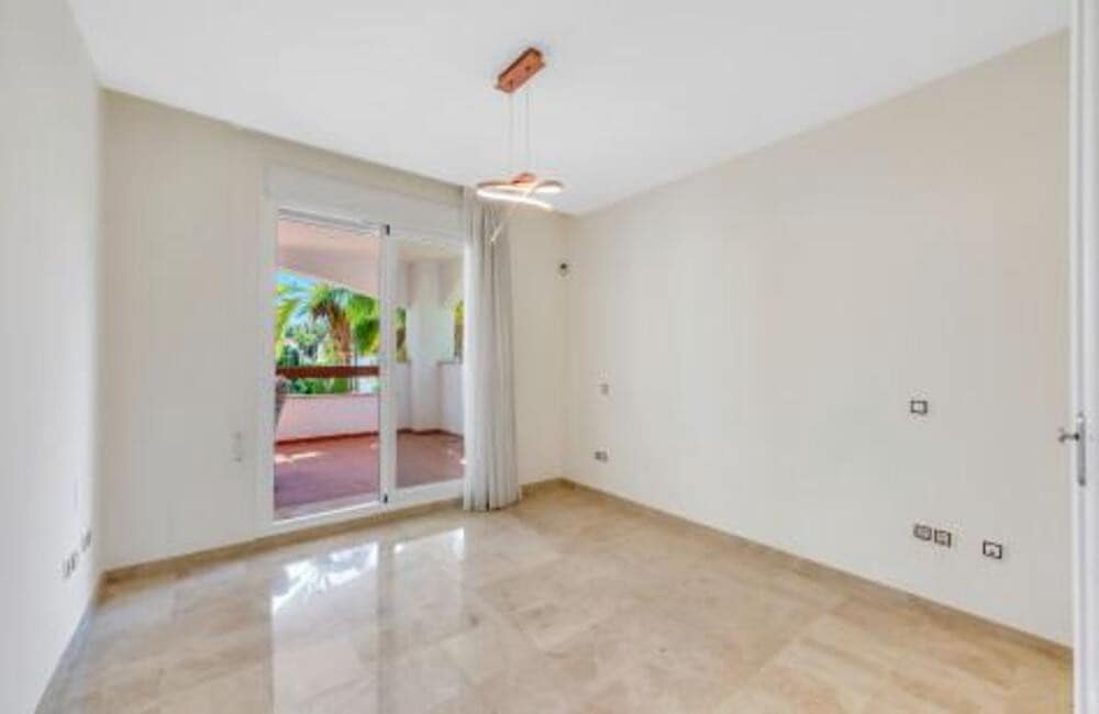 2 quarto Apartamento para arrendar em Marbella com piscina garagem - 2 100 € (Ref: 9104246)