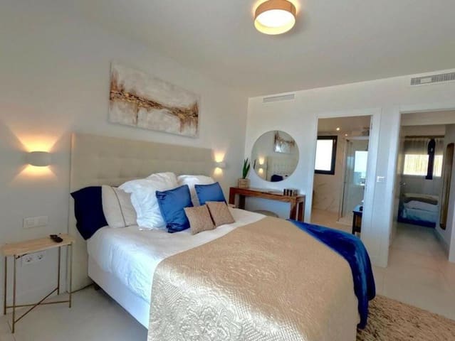 3 soverom Penthouse til leie i La Concha - Resina Golf, Estepona med svømmebasseng garasje - € 3 300 (Ref: 9111817)