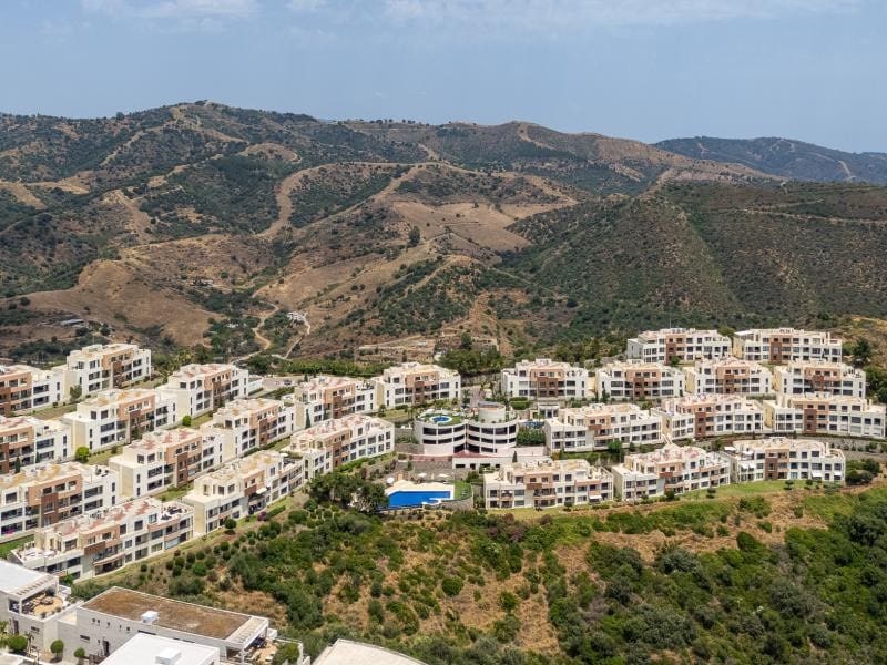 3 slaapkamer Appartement te huur in Marbella met zwembad garage - € 2.500 (Ref: 9113771)