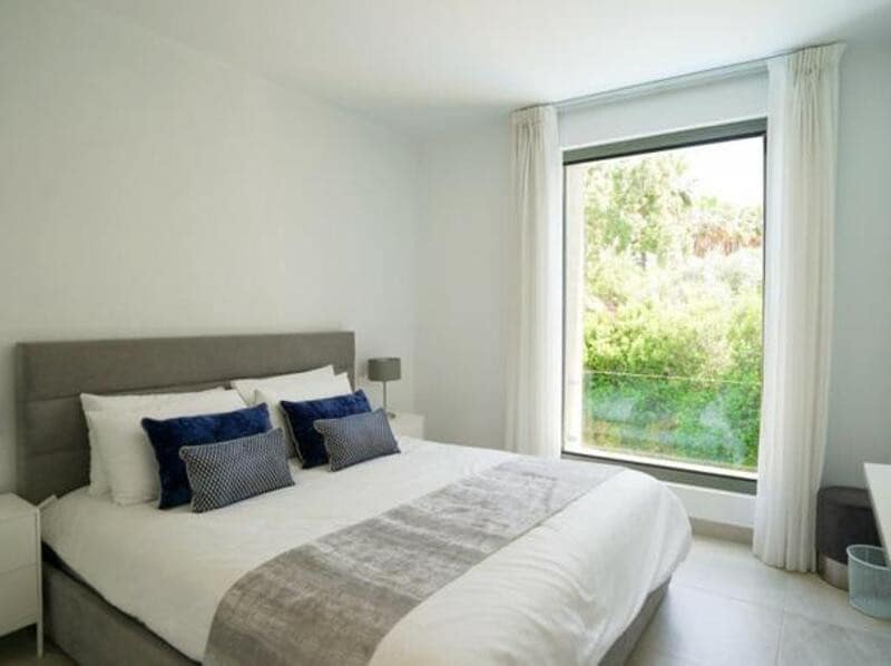 5 soveværelse Villa til leje i El Paraiso med swimmingpool garage - € 9.250 (Ref: 9113774)