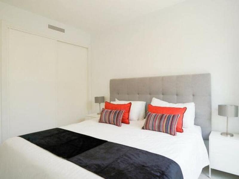 5 soveværelse Villa til leje i El Paraiso med swimmingpool garage - € 9.250 (Ref: 9113774)