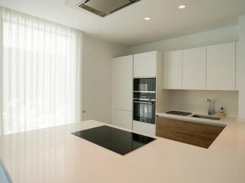 5 soveværelse Villa til leje i El Paraiso med swimmingpool garage - € 9.250 (Ref: 9113774)