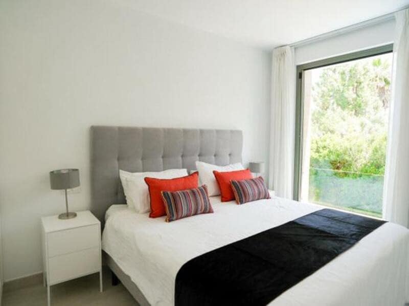 5 soveværelse Villa til leje i El Paraiso med swimmingpool garage - € 9.250 (Ref: 9113774)