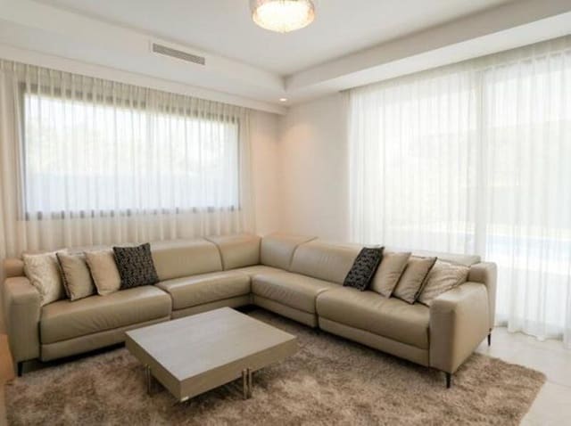 5 camera da letto Villa da affittare in El Paraiso, Estepona con piscina garage - 9.250 € (Rif: 9113774)