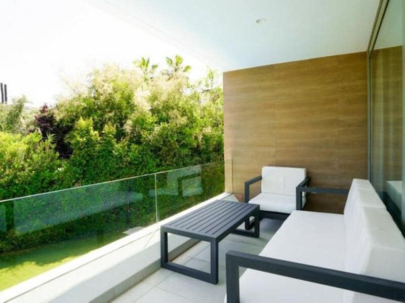 5 soveværelse Villa til leje i El Paraiso med swimmingpool garage - € 9.250 (Ref: 9113774)