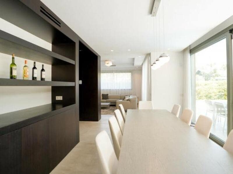 5 sypialnia Willa do wynajęcia w El Paraiso z basenem garażem - 9 250 € (Ref: 9113774)