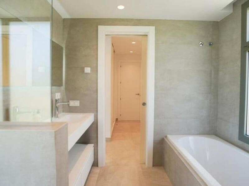 5 sypialnia Willa do wynajęcia w El Paraiso z basenem garażem - 9 250 € (Ref: 9113774)