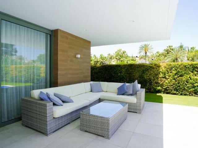 5 bedroom Villa for rent in El Paraiso, Estepona with pool garage - € 9,250 (Ref: 9113774)