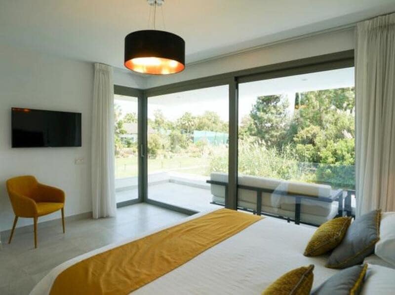 5 sypialnia Willa do wynajęcia w El Paraiso z basenem garażem - 9 250 € (Ref: 9113774)