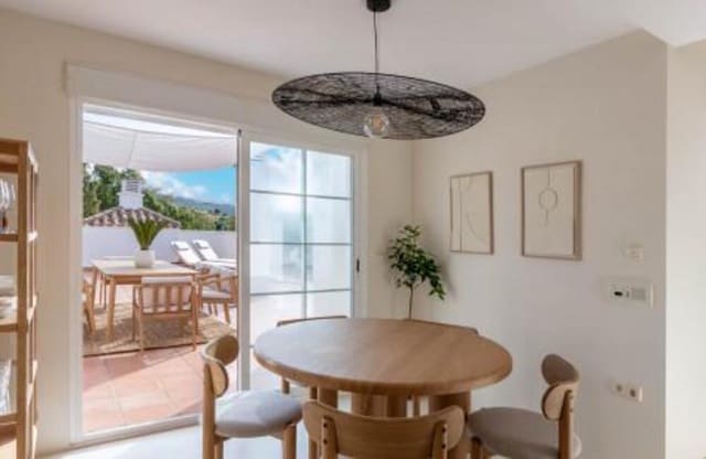 3 soveværelse Penthouse til salg i Río Real, Marbella med swimmingpool garage - € 750.000 (Ref: 9113775)