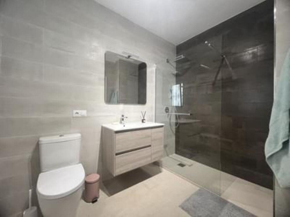 2 slaapkamer Penthouse te huur in La Quinta met zwembad garage - € 3.000 (Ref: 9126483)