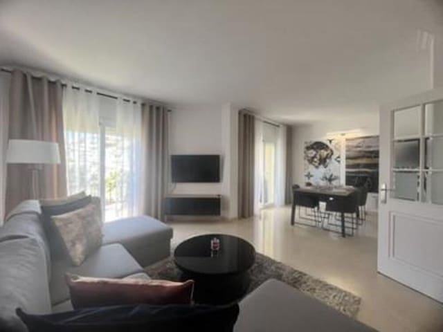2 soveværelse Penthouse til leje i La Quinta, Benahavís med swimmingpool garage - € 3.000 (Ref: 9126483)