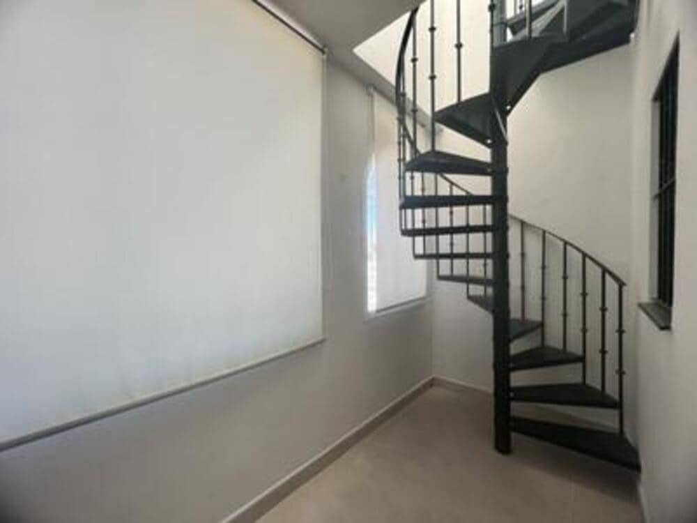 2 slaapkamer Penthouse te huur in La Quinta met zwembad garage - € 3.000 (Ref: 9126483)