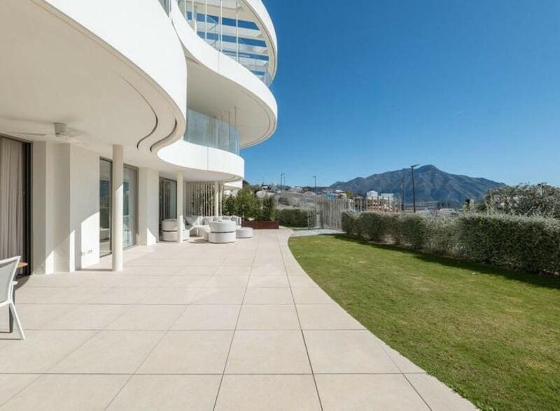 2 soveværelse Lejlighed til leje i La Quinta med swimmingpool garage - € 4.850 (Ref: 9129436)