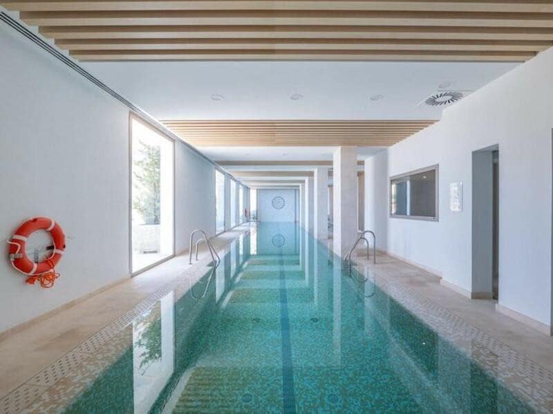 2 soveværelse Lejlighed til leje i La Quinta med swimmingpool garage - € 4.850 (Ref: 9129436)