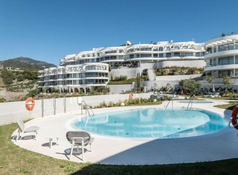 2 soveværelse Lejlighed til leje i La Quinta med swimmingpool garage - € 4.850 (Ref: 9129436)