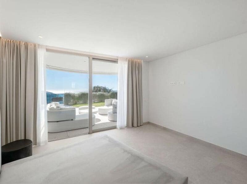 Apartamento de 2 habitaciones en La Quinta en alquiler con piscina garaje - 4.850 € (Ref: 9129436)