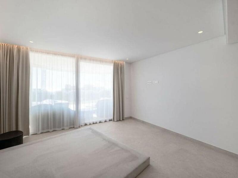Apartamento de 2 habitaciones en La Quinta en alquiler con piscina garaje - 4.850 € (Ref: 9129436)