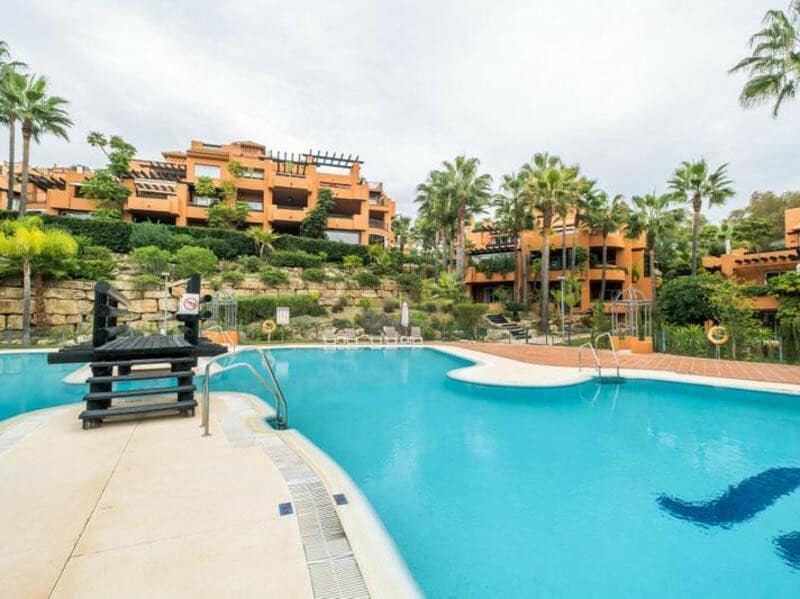 3 soveværelse Lejlighed til leje i Marbella med swimmingpool garage - € 3.500 (Ref: 9129438)