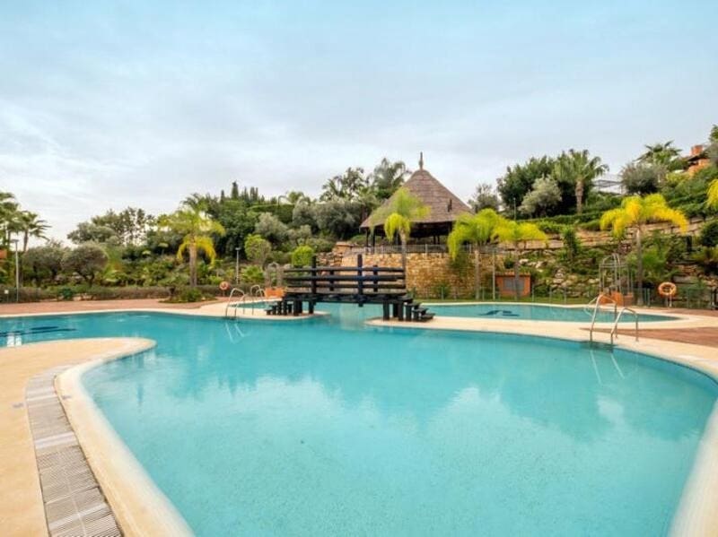 3 soveværelse Lejlighed til leje i Marbella med swimmingpool garage - € 3.500 (Ref: 9129438)