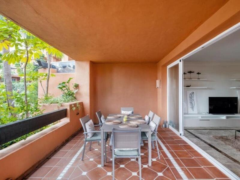 3 soveværelse Lejlighed til leje i Marbella med swimmingpool garage - € 3.500 (Ref: 9129438)