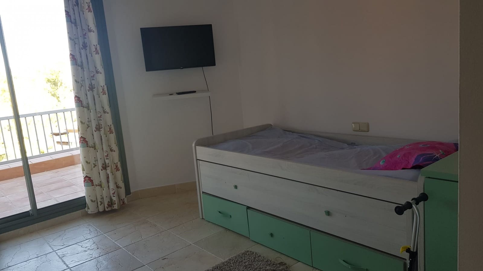 3 soveværelse Penthouse til salg i Estepona med swimmingpool garage - € 700.000 (Ref: 9132056)