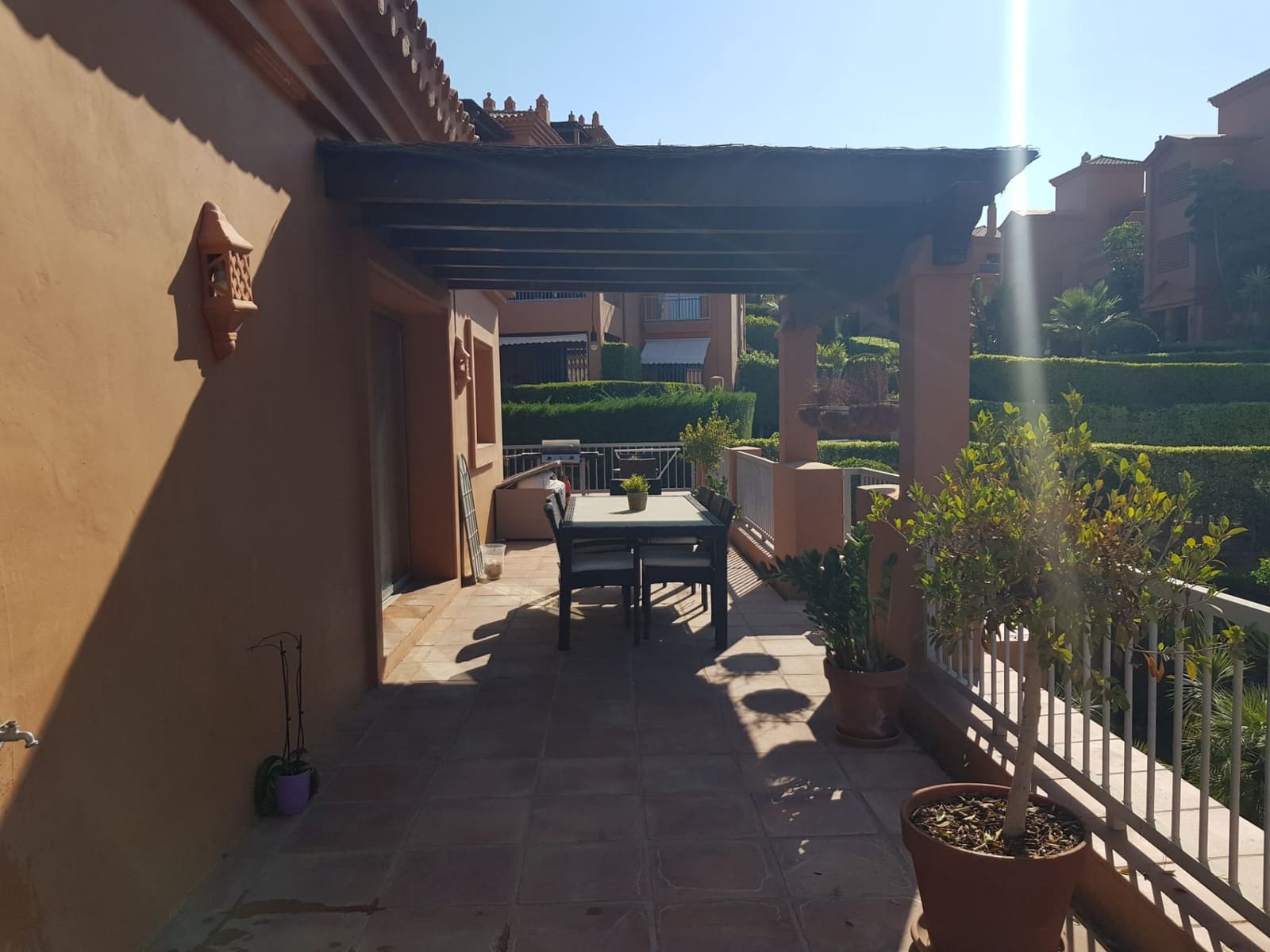 3 soveværelse Penthouse til salg i Estepona med swimmingpool garage - € 700.000 (Ref: 9132056)