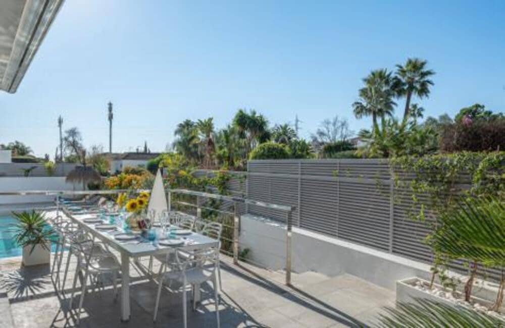 4 bedroom Villa for sale in Marbella with pool garage - € 2,450,000 (Ref: 9132057)