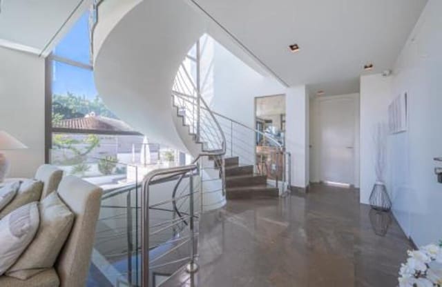 4 soveværelse Villa til salg i Sierra Blanca, Marbella med swimmingpool garage - € 2.450.000 (Ref: 9132057)