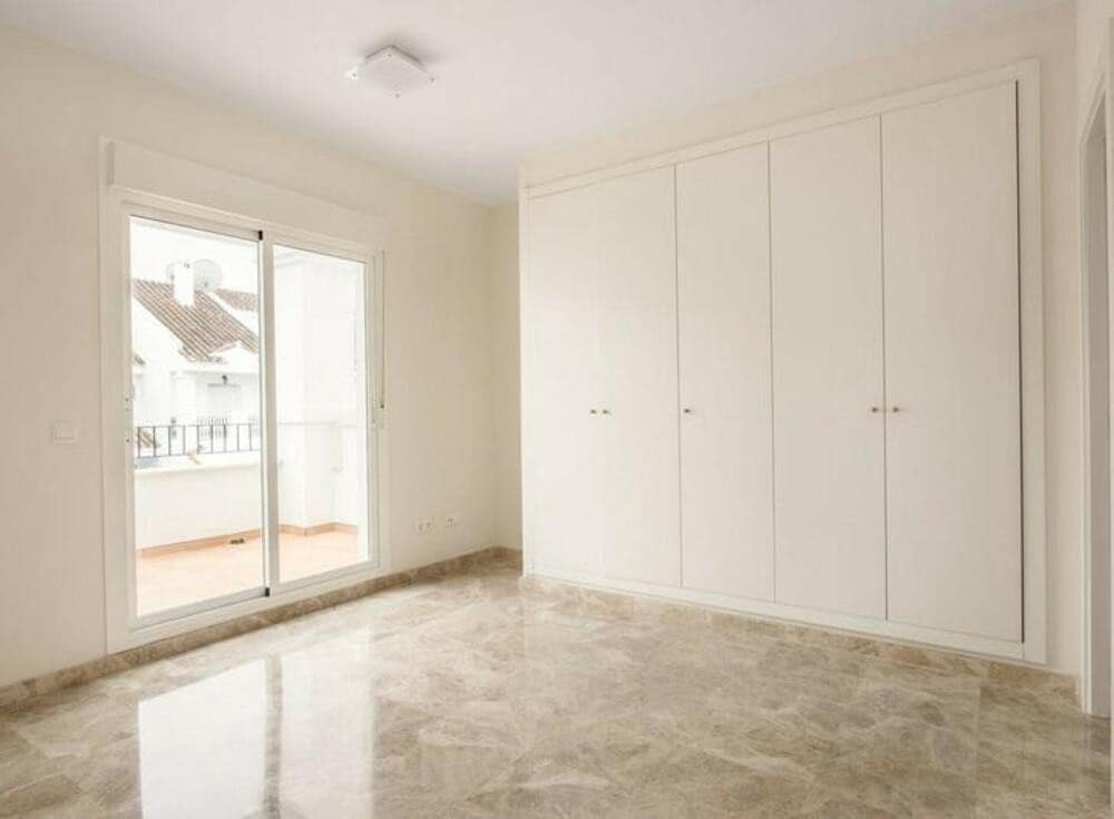 3 soverom Hus til salgs i Marbella med svømmebasseng garasje - € 535 000 (Ref: 9133975)