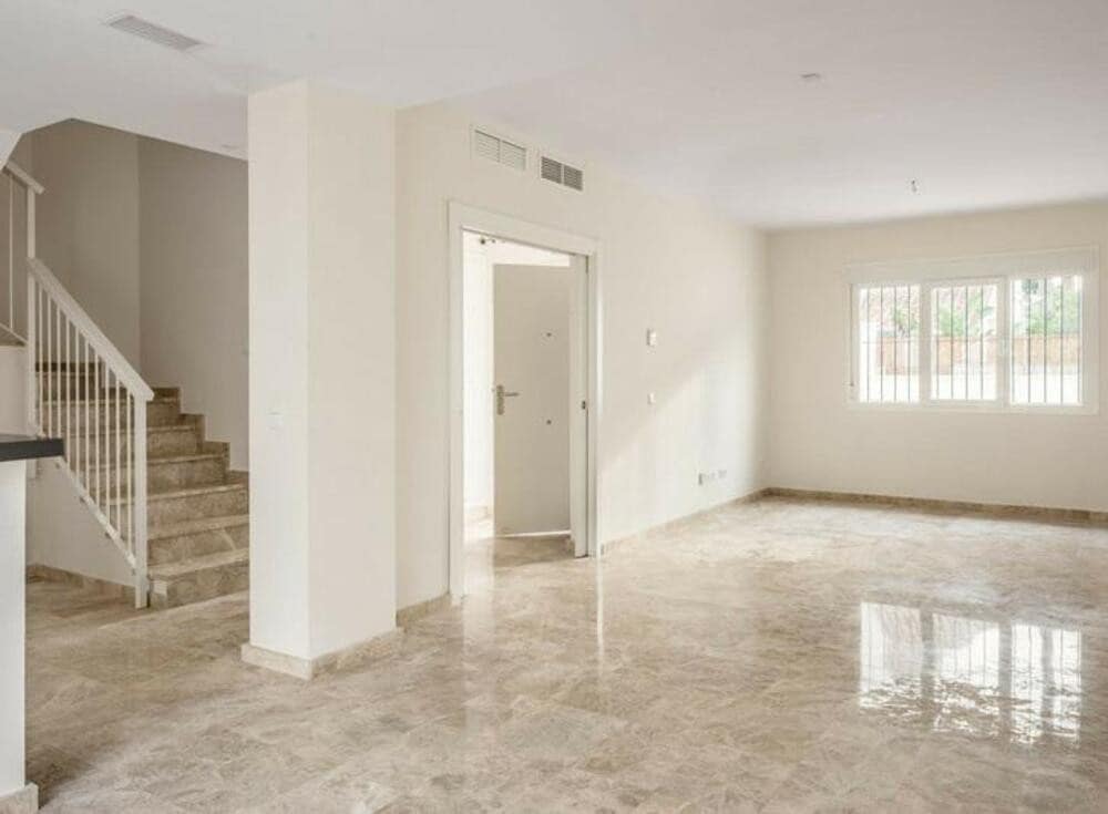 3 soverom Hus til salgs i Marbella med svømmebasseng garasje - € 535 000 (Ref: 9133975)