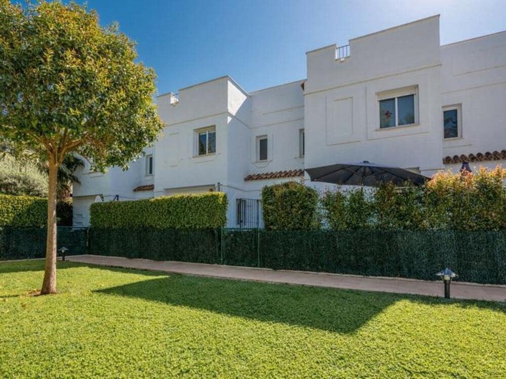 3 soverom Hus til salgs i Marbella med svømmebasseng garasje - € 535 000 (Ref: 9133975)