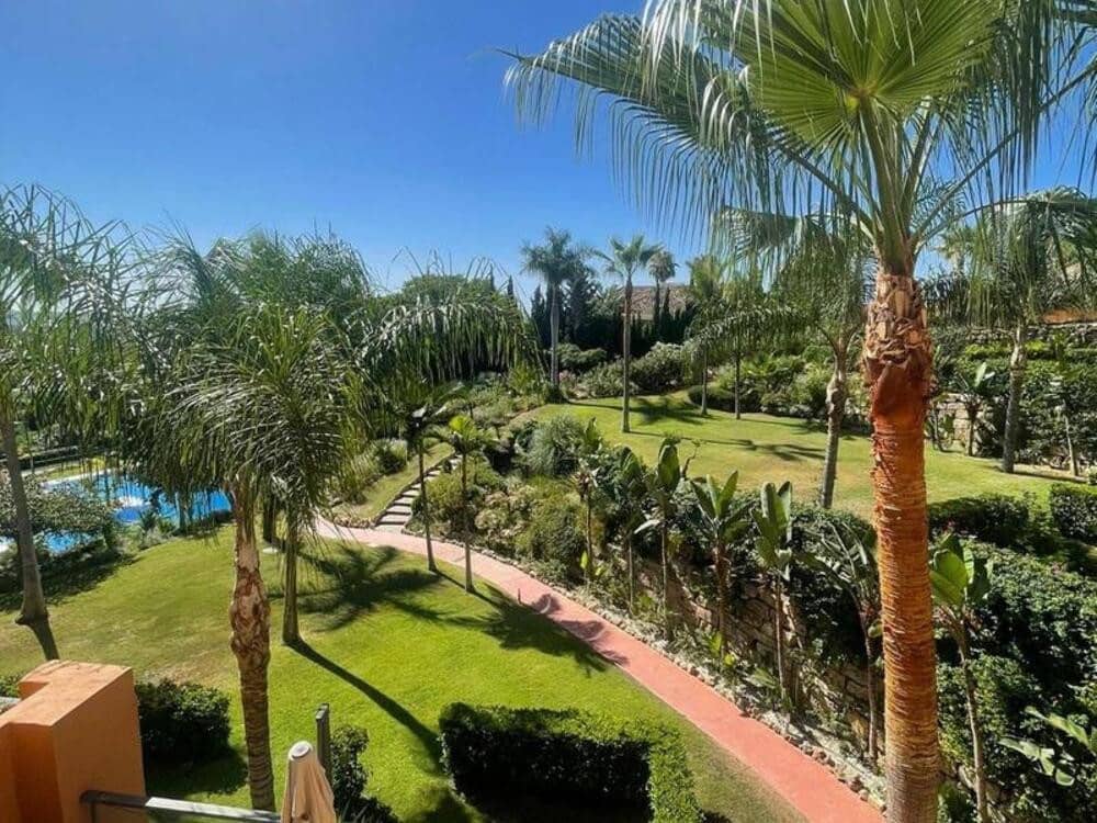 2 soveværelse Penthouse til leje i Marbella med swimmingpool garage - € 3.750 (Ref: 9159235)