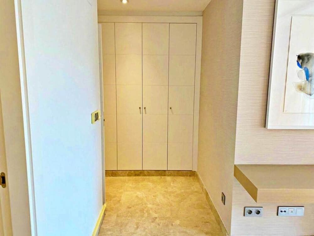 2 soveværelse Penthouse til leje i Marbella med swimmingpool garage - € 3.750 (Ref: 9159235)