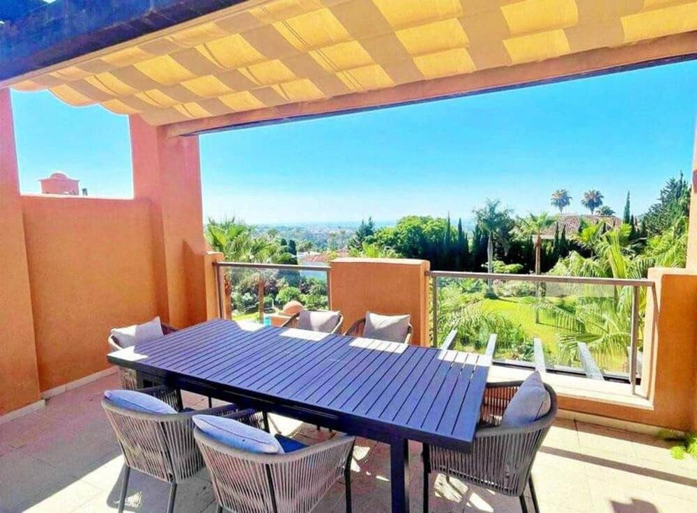2 soveværelse Penthouse til leje i Marbella med swimmingpool garage - € 3.750 (Ref: 9159235)