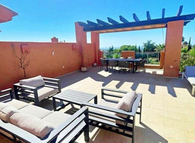 Penthouse de 2 chambres à louer à Los Naranjos, Marbella avec piscine garage - 3 750 € (Ref: 9159235)