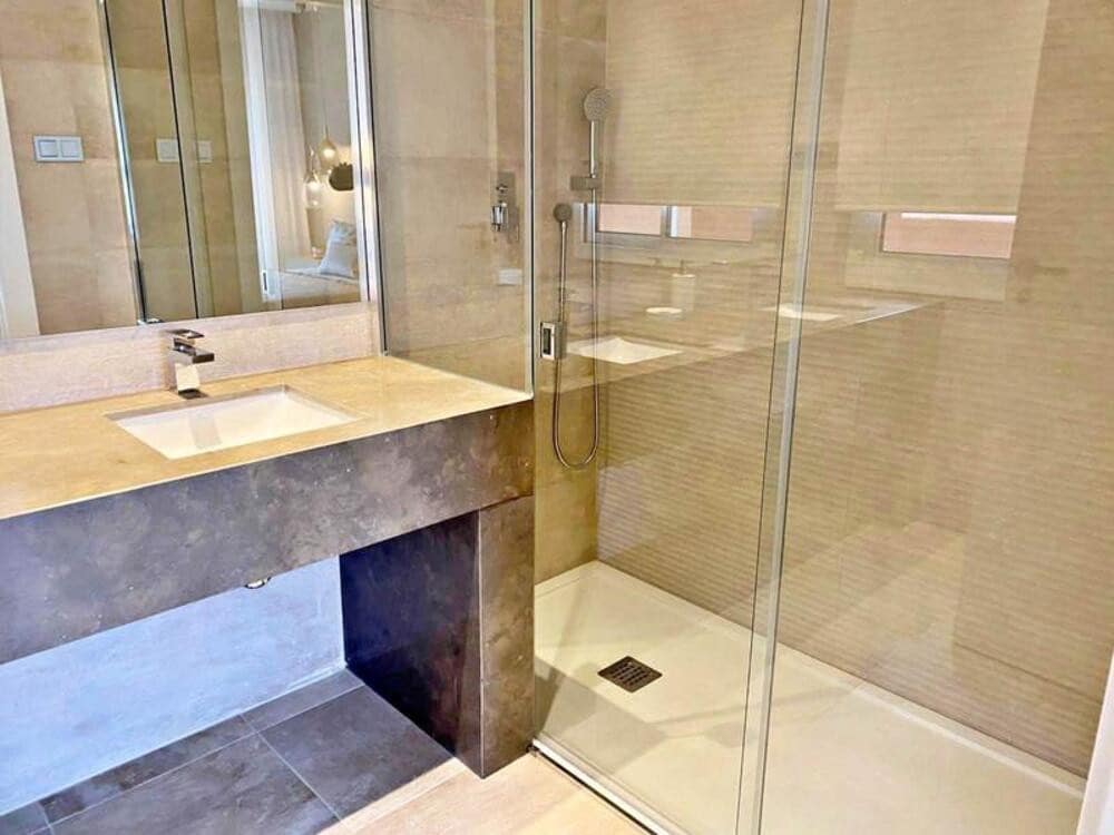 2 soveværelse Penthouse til leje i Marbella med swimmingpool garage - € 3.750 (Ref: 9159235)