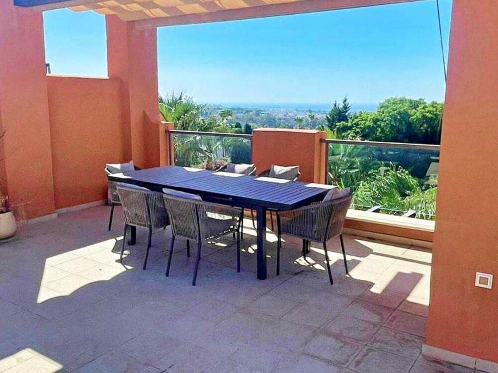 2 soveværelse Penthouse til leje i Marbella med swimmingpool garage - € 3.750 (Ref: 9159235)