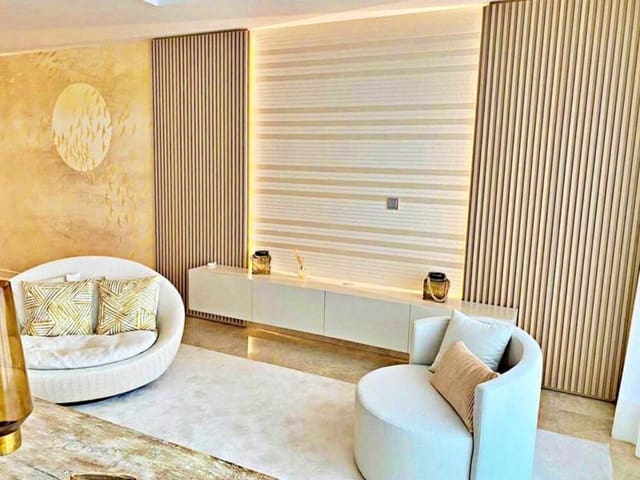 Penthouse de 2 chambres à louer à Los Naranjos, Marbella avec piscine garage - 3 750 € (Ref: 9159235)