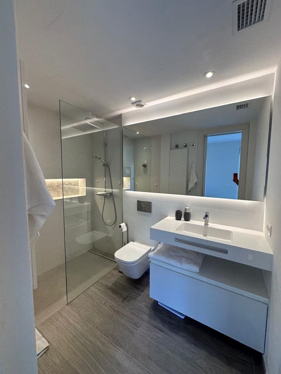 3 soveværelse Lejlighed til leje i Marbella med swimmingpool garage - € 5.000 (Ref: 9159236)