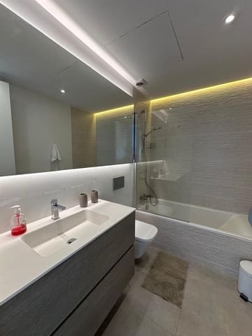 3 soveværelse Lejlighed til leje i Puerto Banus, Marbella med swimmingpool garage - € 5.000 (Ref: 9159236)