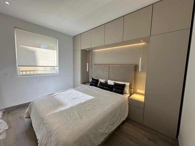 3 soveværelse Lejlighed til leje i Puerto Banus, Marbella med swimmingpool garage - € 5.000 (Ref: 9159236)