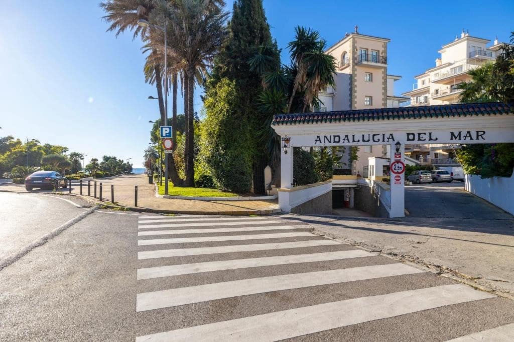 3 soverom Leilighet til leie i Marbella med svømmebasseng garasje - € 5 000 (Ref: 9159236)
