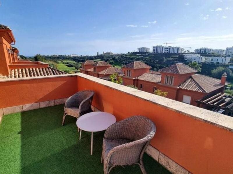 3 soveværelse Semi-Rækkehus til leje i Marbella med swimmingpool garage - € 3.800 (Ref: 9160758)