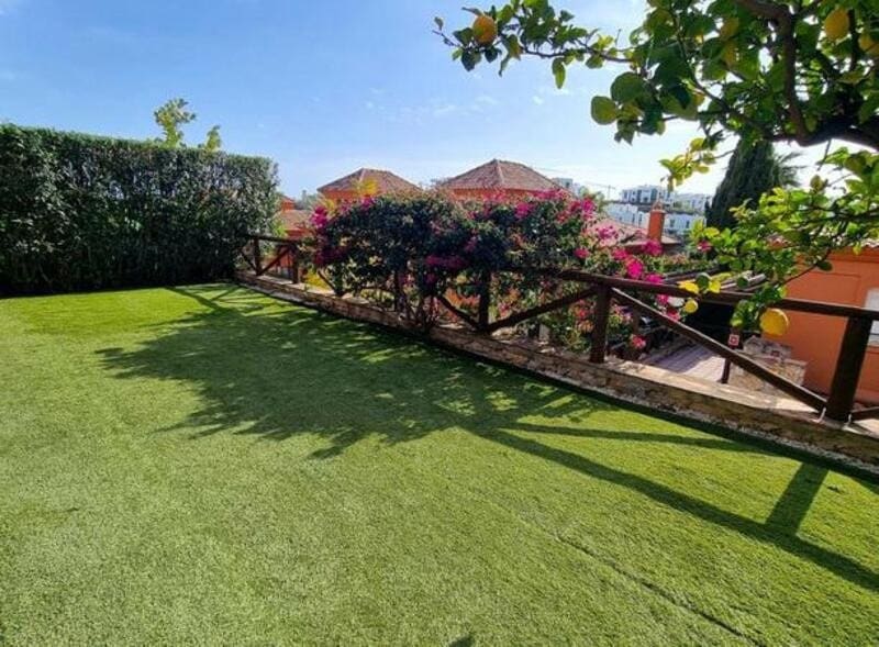 3 soveværelse Semi-Rækkehus til leje i Marbella med swimmingpool garage - € 3.800 (Ref: 9160758)