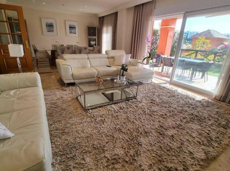 3 soveværelse Semi-Rækkehus til leje i Marbella med swimmingpool garage - € 3.800 (Ref: 9160758)