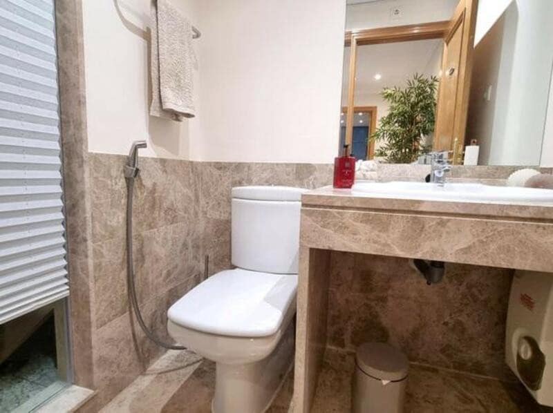 3 soveværelse Semi-Rækkehus til leje i Marbella med swimmingpool garage - € 3.800 (Ref: 9160758)