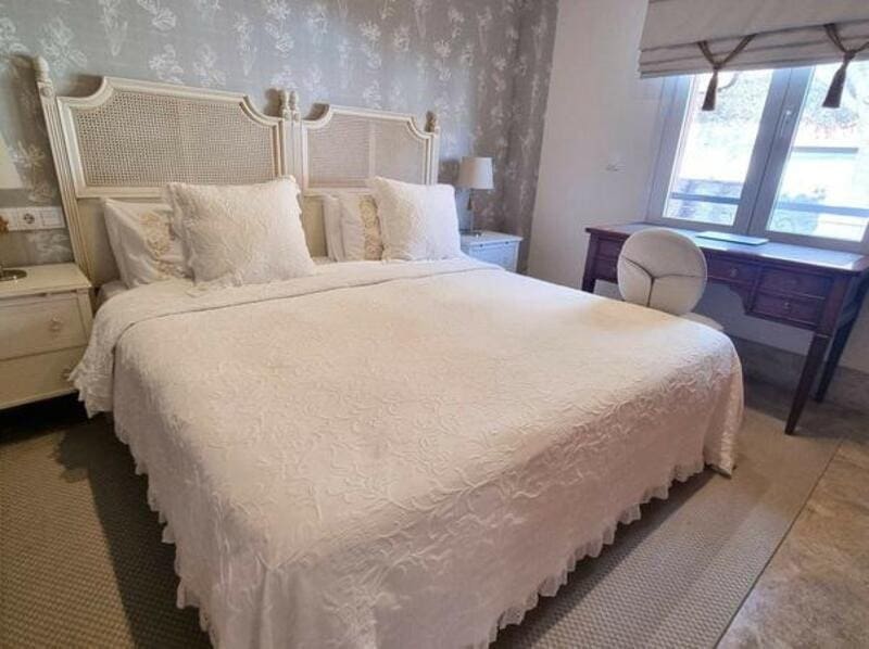 3 soveværelse Semi-Rækkehus til leje i Marbella med swimmingpool garage - € 3.800 (Ref: 9160758)