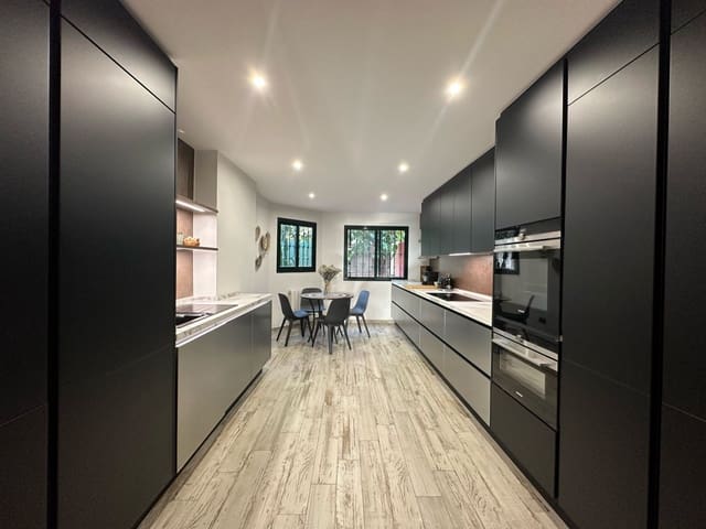 4 soveværelse Byhus til leje i Lomas De Marbella, Marbella med swimmingpool garage - € 5.000 (Ref: 9163367)